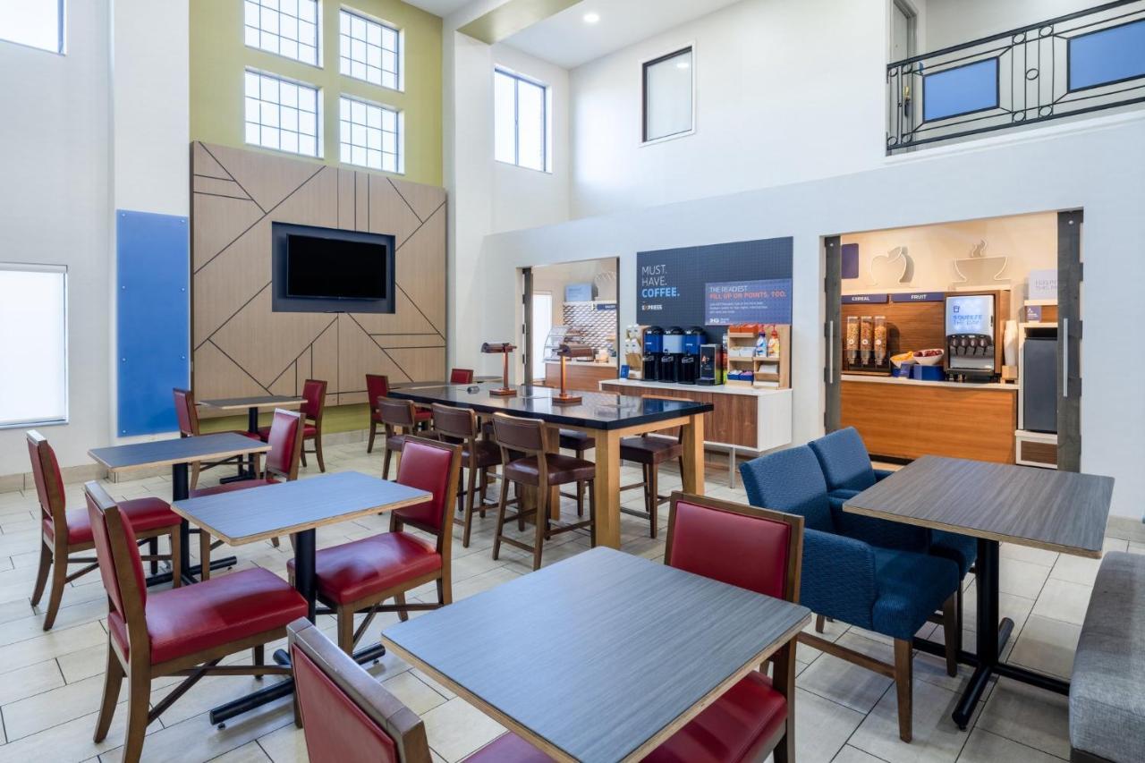Holiday Inn Express Corydon By Ihg Buitenkant foto