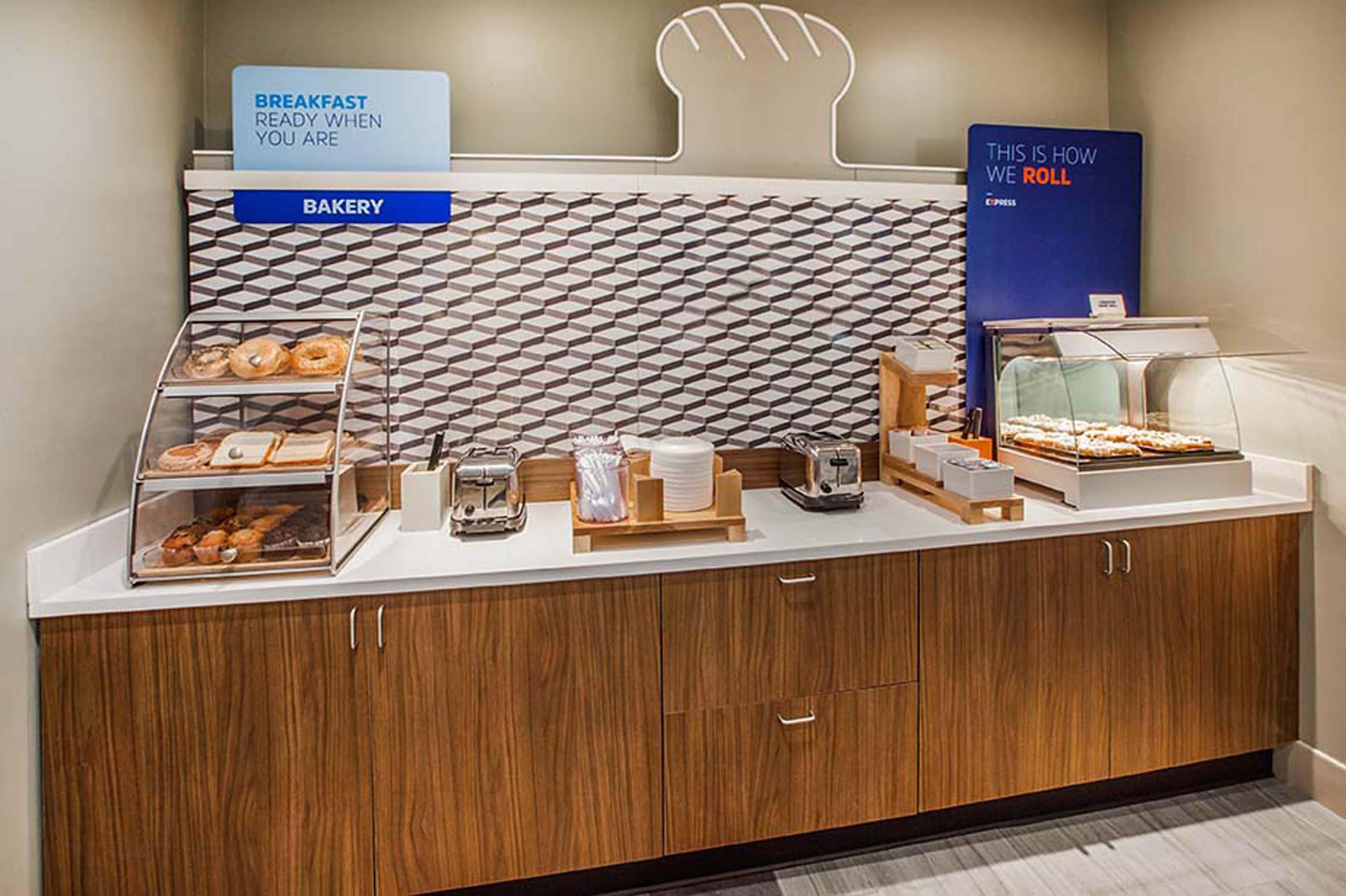 Holiday Inn Express Corydon By Ihg Buitenkant foto